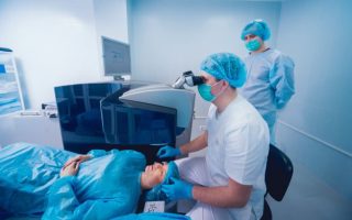 عملية الليزك