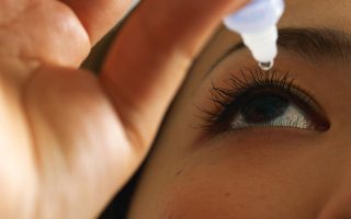 حرقان العين | اسباب علاج وأفضل قطرة لعلاج حرقة العين