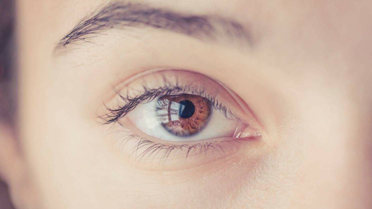 ما يجب معرفته عن عملية تجميل العيون المبطنة .. الخيارات الجراحية والتقنيات غير الجراحية