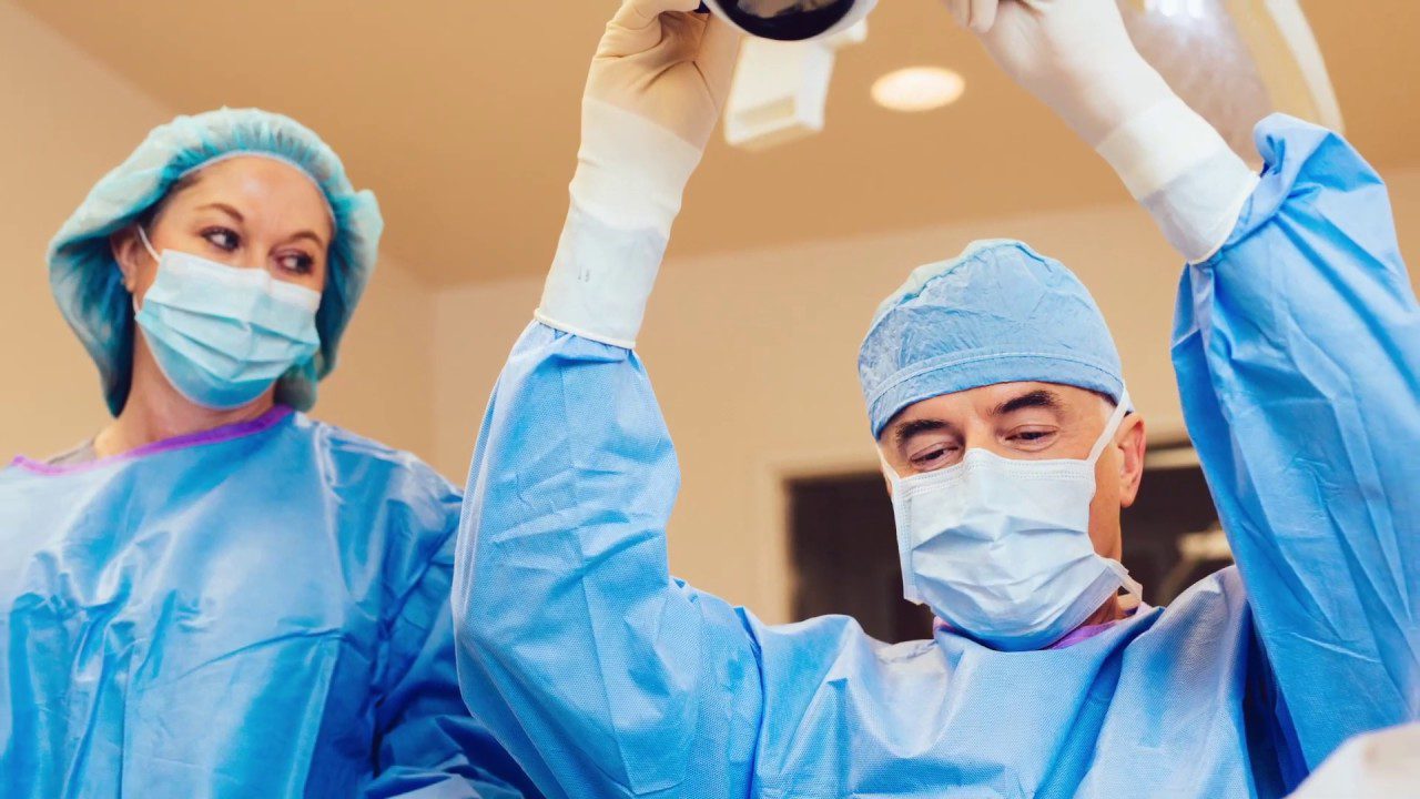 العناية الجراحية بالعين