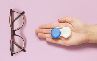 عملية زراعة عدسات لتصحيح النظر