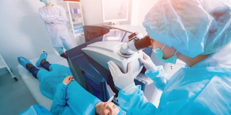 انواع عمليات تصحيح انحراف القرنية بالليزر