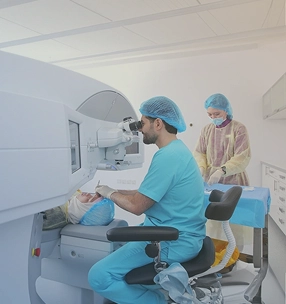 علاج الحول للأطفال والبالغين