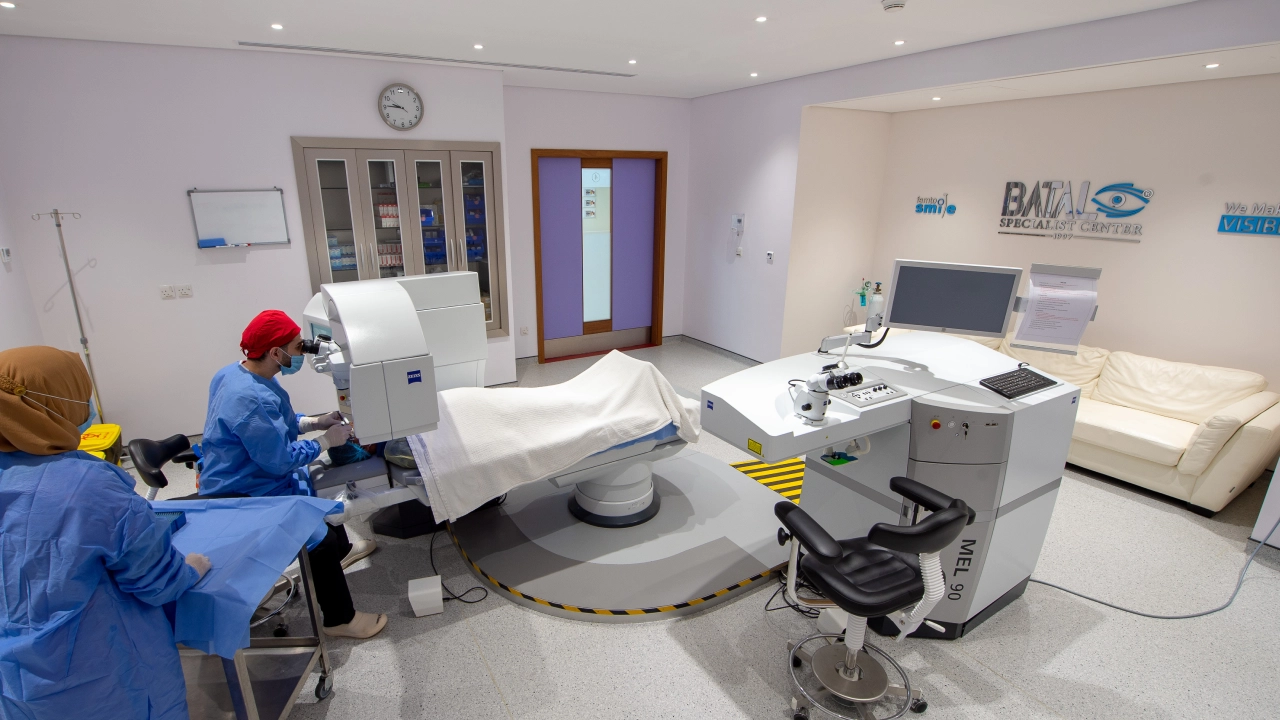 مجمع بطل التخصصي للعيون