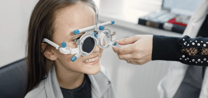 pediatric retinal examination