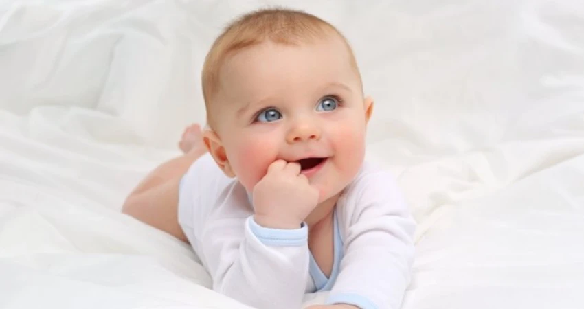 خيارات علاج الساد الخلقي عند الأطفال